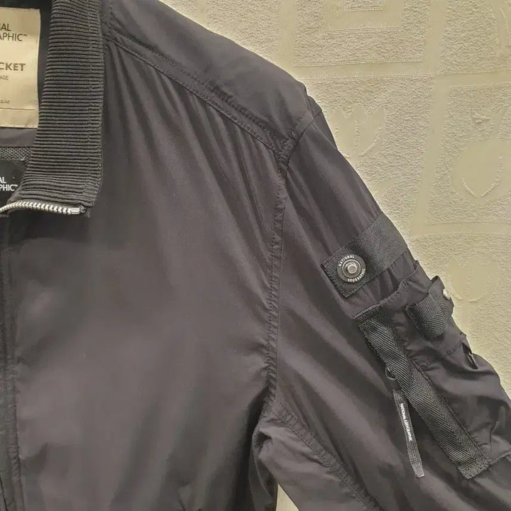 [BUNJANG] National Geographic Utility Windbreaker Jacket - Size L / 내셔널지오그래픽 유틸리티 바람막이 자켓 L(100)