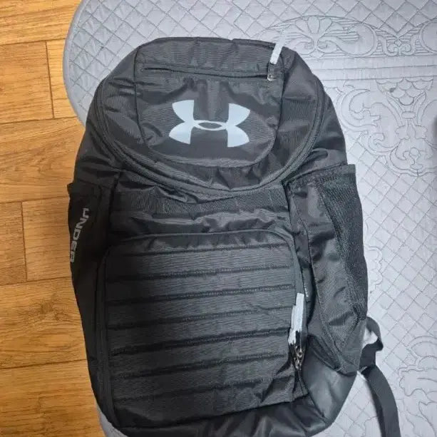 [BUNJANG] Under Armour Black Backpack / 언더아머 블랙 백팩