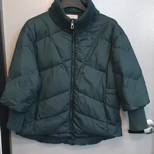 [BUNJANG] BCBG Duck Down Lightweight Padded Jacket / BCBG 덕다운경량패딩점퍼 85-94-155
