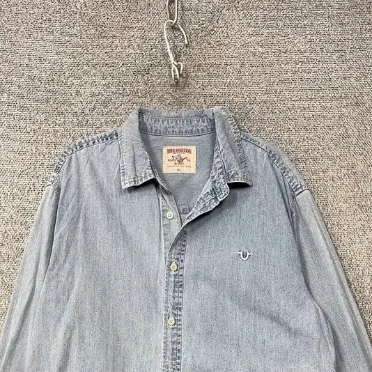 [BUNJANG] True Religion Embroidered Logo Light Blue Denim Shirt XL / 트루릴리젼 자수 로고 연청 데님 셔츠 XL