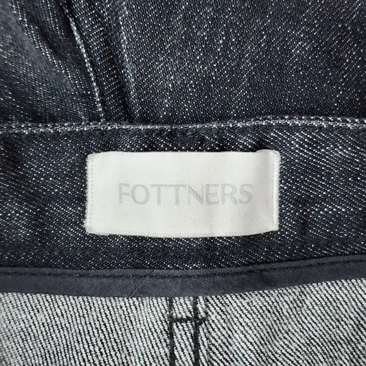 [BUNJANG] FOTTNERS Two Tuck Wide Black Jeans / [S] 파트너스 FOTTNERS 투턱 와이드 블랙 청바지 하이웨이스트 2