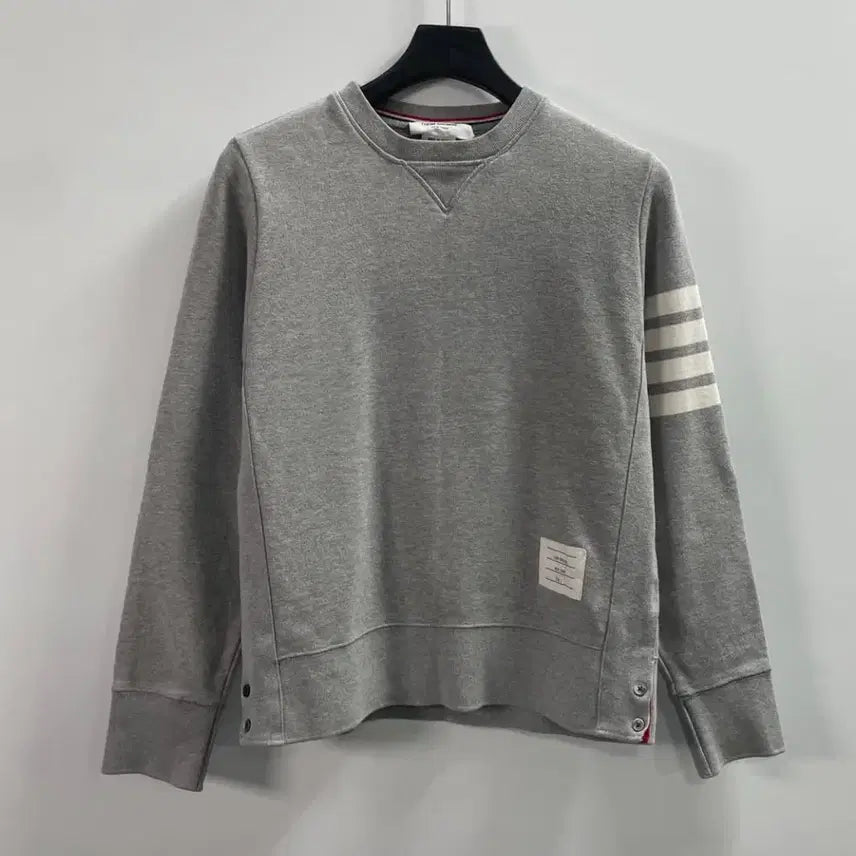 [SOLD OUT] 톰브라운 사선 라운드 맨투맨