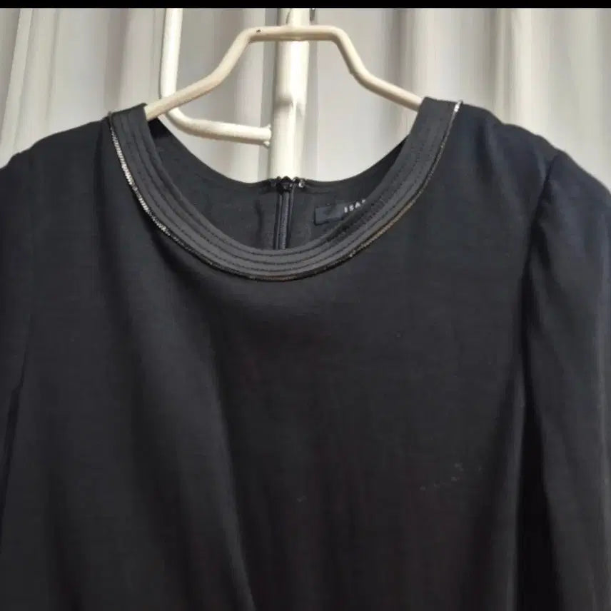 [BUNJANG] ISABEY Black Wrap Dress / ISABEY 브랜드의 매력적인 블랙 원피스