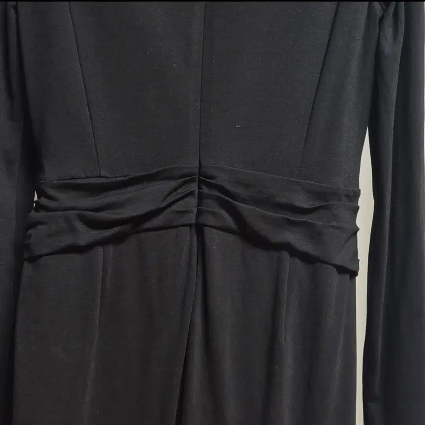 [BUNJANG] ISABEY Black Wrap Dress / ISABEY 브랜드의 매력적인 블랙 원피스