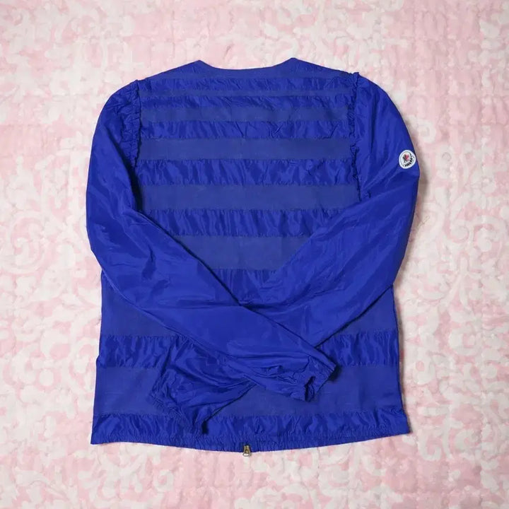 [SOLD OUT] 몽클레어 로고 경량 패딩 자켓 블루 1사이즈 남녀공용