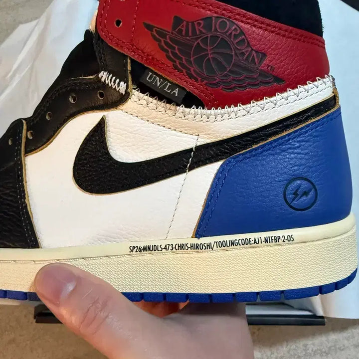 [BUNJANG] Nike Jordan 1 Fragment Union Black and Varsity Red Sneakers / [새상품] 나이키 조던1 프라그먼트 유니온 블랙 앤 바시티 레드 270