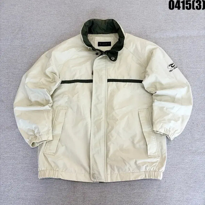 [BUNJANG] TBJ Ivory Windbreaker Jacket (95) / 95 TBJ 아이보리 바람막이 점퍼 0415(3)