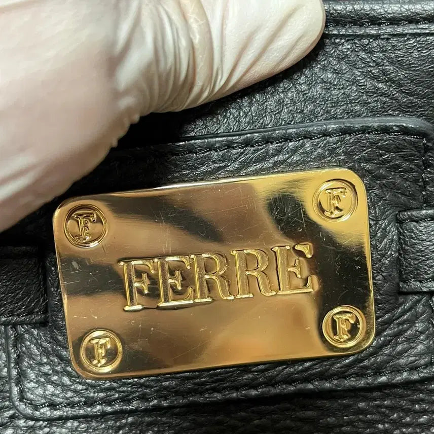 [BUNJANG] GIANFRANCO FERRE Black Gold Leather Tote Bag / GIANFRANCO FERRE 지안프랑코 페레 블랙골드 레더 토트백