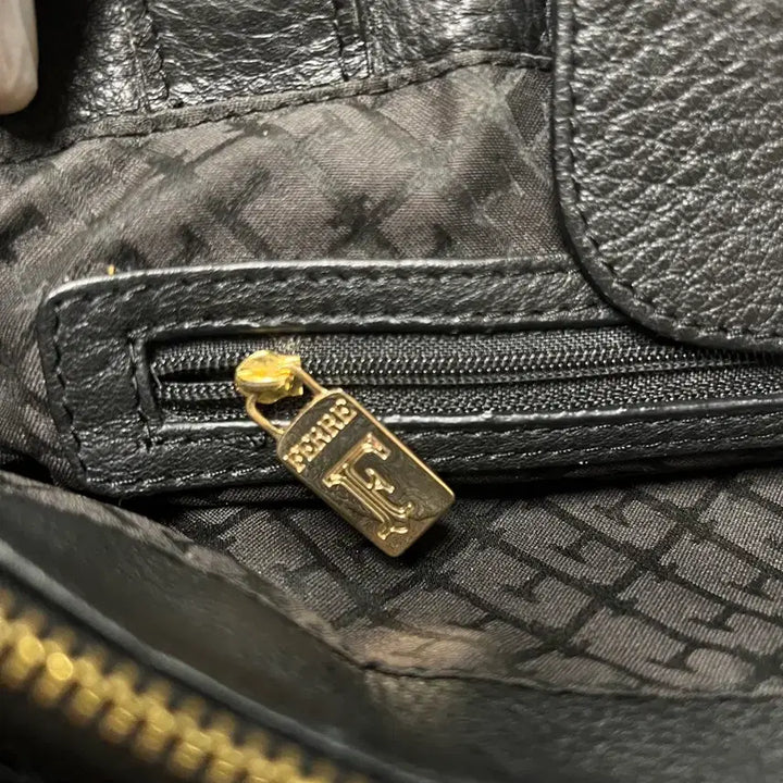[BUNJANG] GIANFRANCO FERRE Black Gold Leather Tote Bag / GIANFRANCO FERRE 지안프랑코 페레 블랙골드 레더 토트백