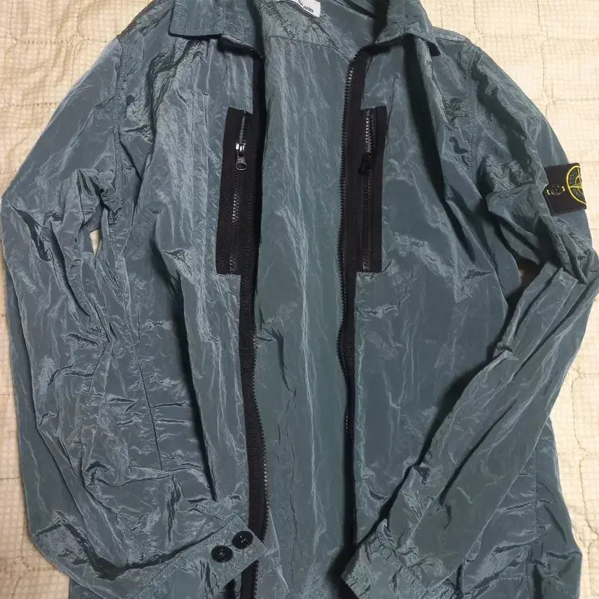 [SOLD OUT] 스톤아일랜드 바람막이