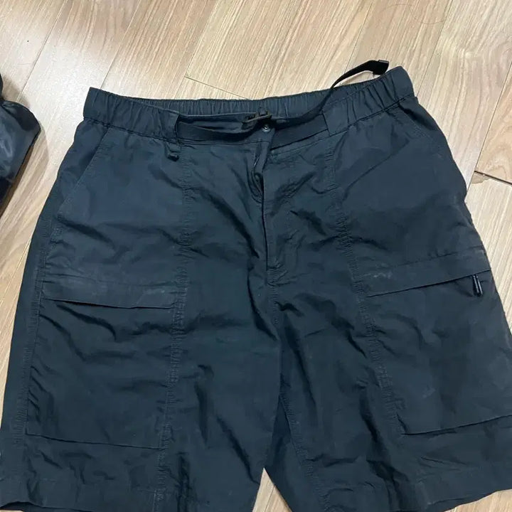 [SOLD OUT] 무신사 스탠다드 시티레저 벨티드 유틸리티 반바지 블랙 32