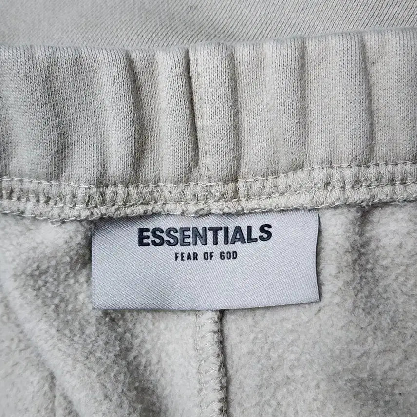 [BUNJANG] Fear of God Essentials Jogger Sweatpants Beige M / [M] 피어오브갓 에센셜스 조거 스웻팬츠 베이지 5.9