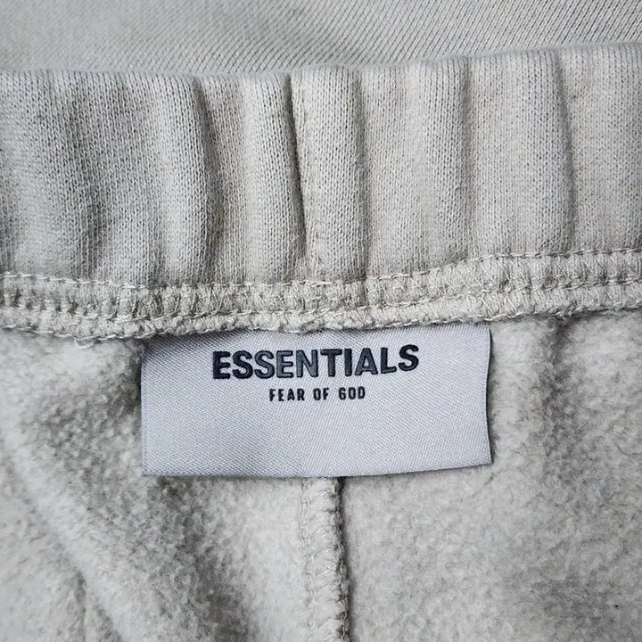 [BUNJANG] Fear of God Essentials Jogger Sweatpants Beige M / [M] 피어오브갓 에센셜스 조거 스웻팬츠 베이지 5.9