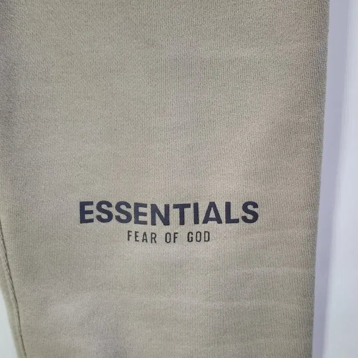 [BUNJANG] Fear of God Essentials Jogger Sweatpants Beige M / [M] 피어오브갓 에센셜스 조거 스웻팬츠 베이지 5.9