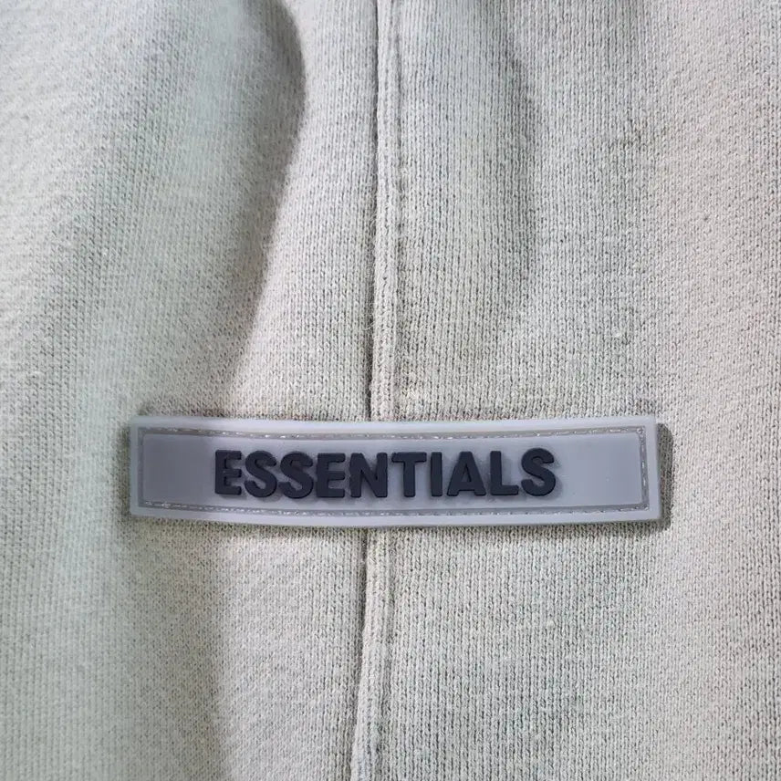[BUNJANG] Fear of God Essentials Jogger Sweatpants Beige M / [M] 피어오브갓 에센셜스 조거 스웻팬츠 베이지 5.9