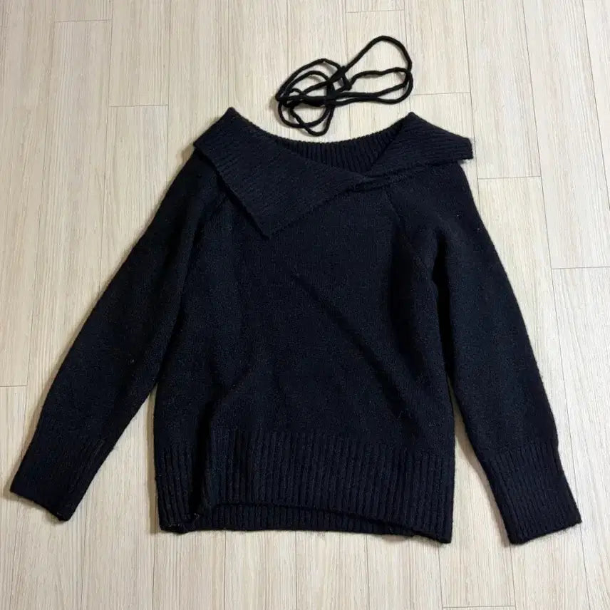 [SOLD OUT] 블랙 니트 오프숄더