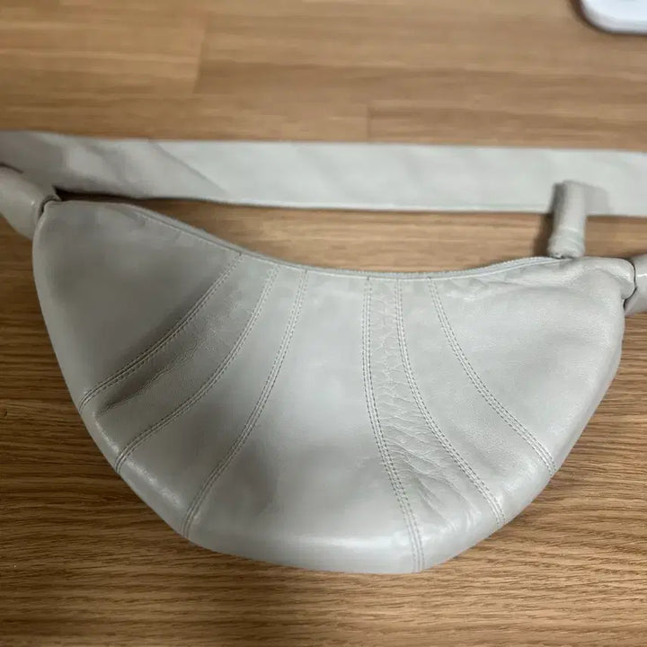 [BUNJANG] Lemaire Croissant Bag Small Pelican Grey Shoulder Bag / 르메르 크루아상 범백 펠리칸그레이 스몰