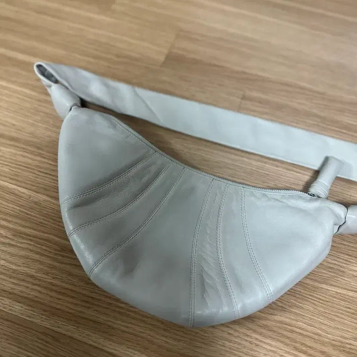 [BUNJANG] Lemaire Croissant Bag Small Pelican Grey Shoulder Bag / 르메르 크루아상 범백 펠리칸그레이 스몰