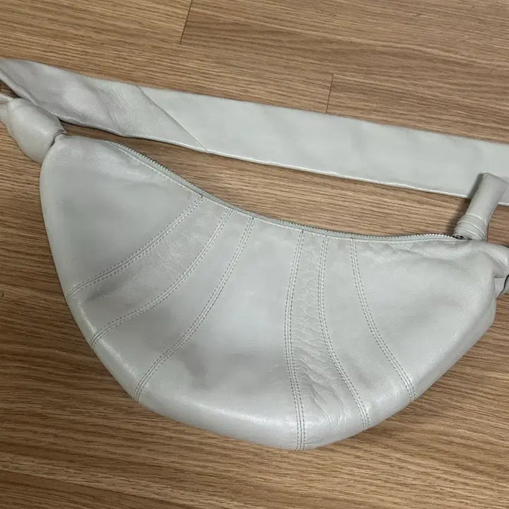[BUNJANG] Lemaire Croissant Bag Small Pelican Grey Shoulder Bag / 르메르 크루아상 범백 펠리칸그레이 스몰