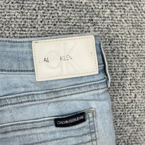 [BUNJANG] Calvin Klein Light Wash Casual Jeans W26 / 캘빈클라인 연청 캐주얼 청바지 W26
