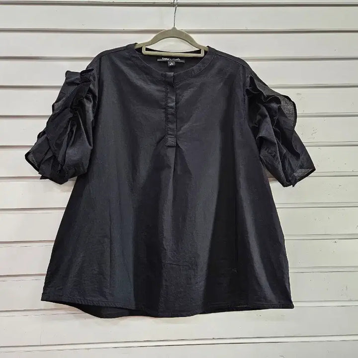 [SOLD OUT] 라삐에프  블랙  소매프릴장식 면 블라우스/보물찾기천사