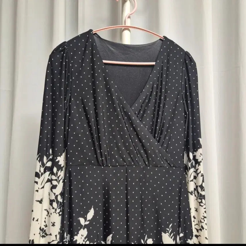 [BUNJANG] Black White Dot Floral Patterned Dress / 야들야들한 원피스