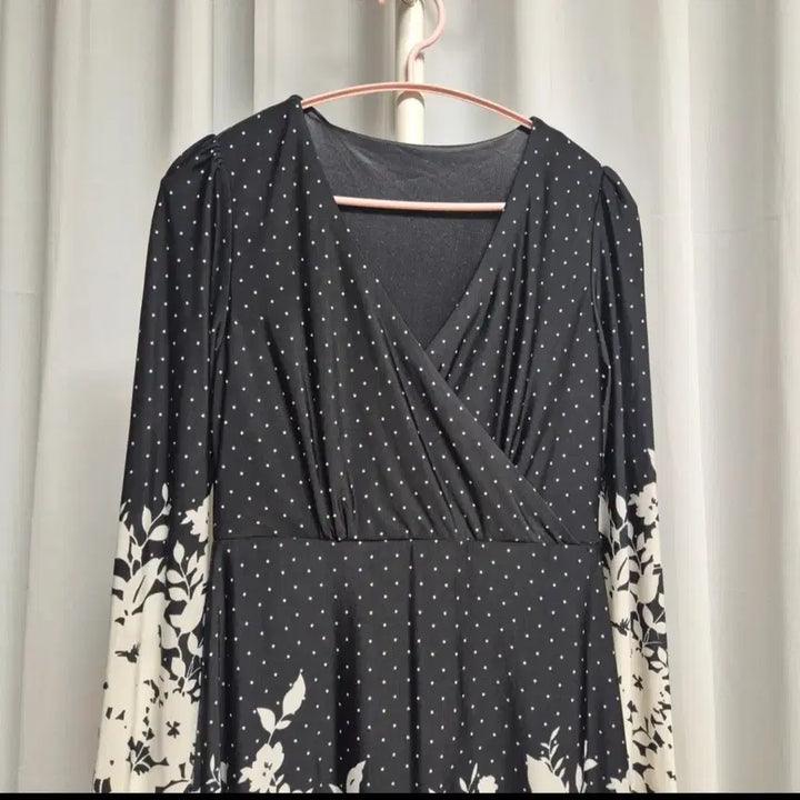[BUNJANG] Black White Dot Floral Patterned Dress / 야들야들한 원피스