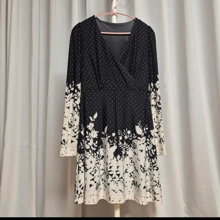 [BUNJANG] Black White Dot Floral Patterned Dress / 야들야들한 원피스