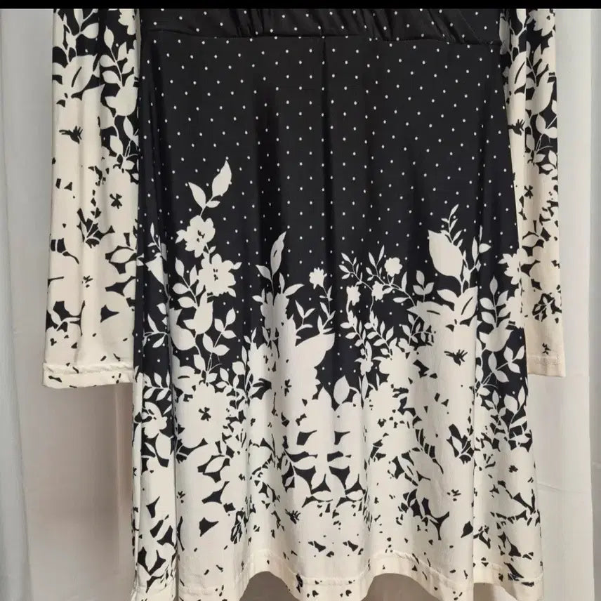 [BUNJANG] Black White Dot Floral Patterned Dress / 야들야들한 원피스