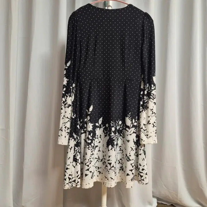 [BUNJANG] Black White Dot Floral Patterned Dress / 야들야들한 원피스