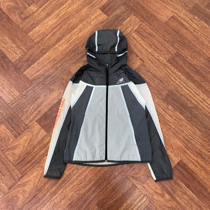 [BUNJANG] New Balance Lightweight Windbreaker Jacket (Women&