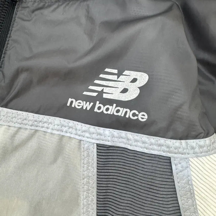 [BUNJANG] New Balance Lightweight Windbreaker Jacket (Women&
