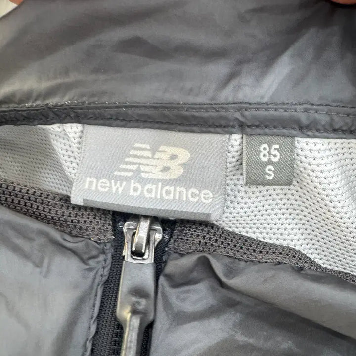 [BUNJANG] New Balance Lightweight Windbreaker Jacket (Women&