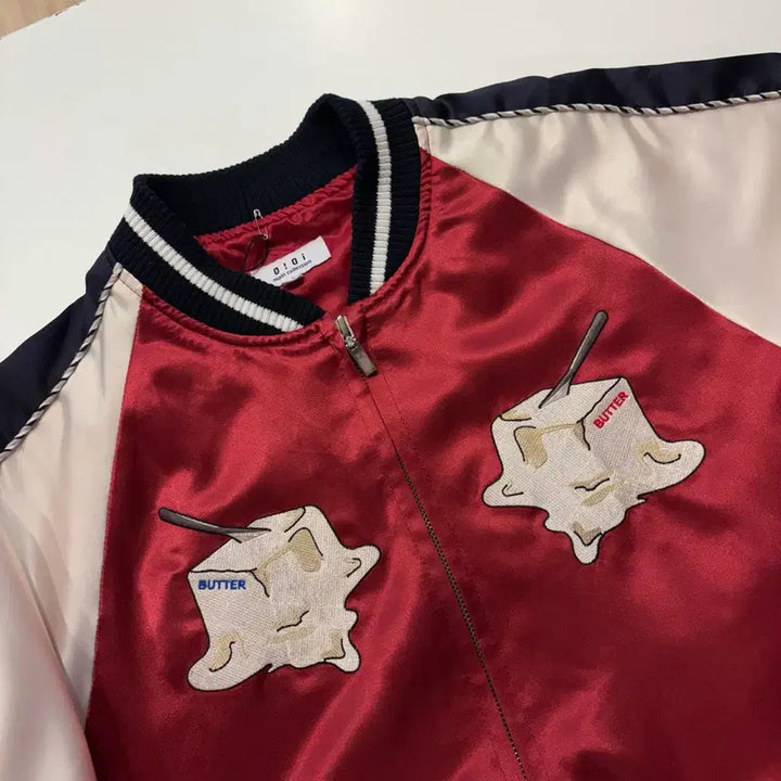[BUNJANG] OiOi Brunch Butter Embroidery Souvenir Jacket / [M] 오아이오아이 브런치 버터 자수 스카쟌 집업 자켓 D726