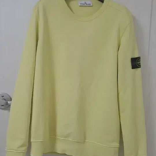 [BUNJANG] Stone Island Lemon Crewneck Sweatshirt / 스톤아일랜드 레몬색 맨투맨