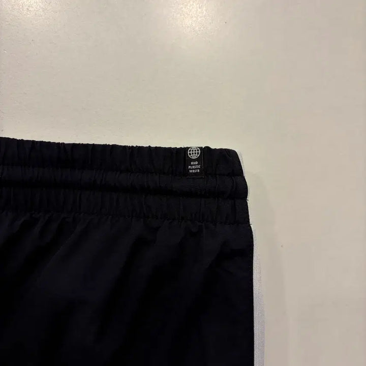 [BUNJANG] Adidas Lock Up Three-Stripe Training Pants Black / [L] 아디다스 락업 삼선 트레이닝 바지 팬츠 블랙 D727