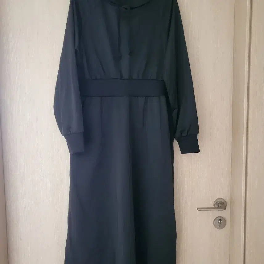 [BUNJANG] Hooded Dress - Black - New / 후드원피스 블랙 새상품