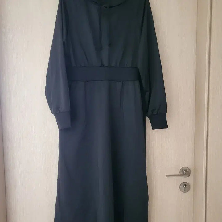 [BUNJANG] Hooded Dress - Black - New / 후드원피스 블랙 새상품