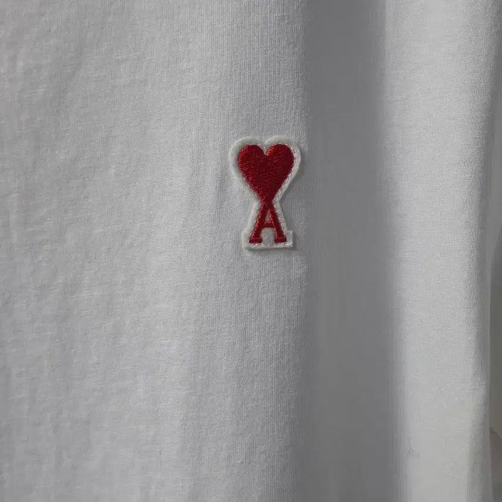 [BUNJANG] AMI Heart Logo White T-shirt / 아미AMI하트로고 반팔 티셔츠