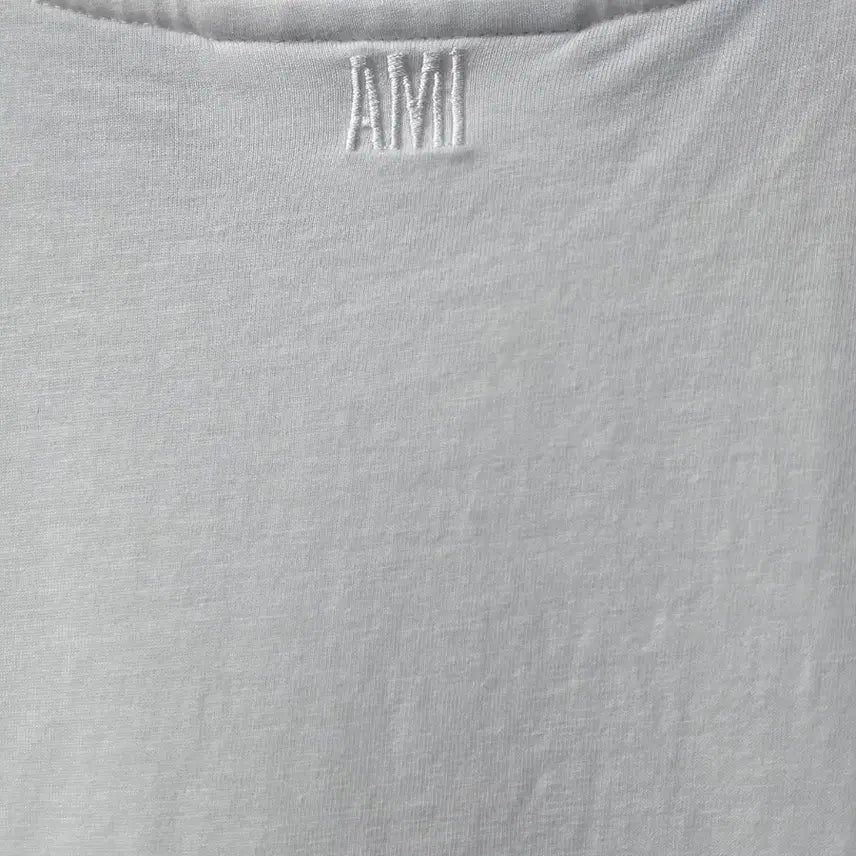 [BUNJANG] AMI Heart Logo White T-shirt / 아미AMI하트로고 반팔 티셔츠