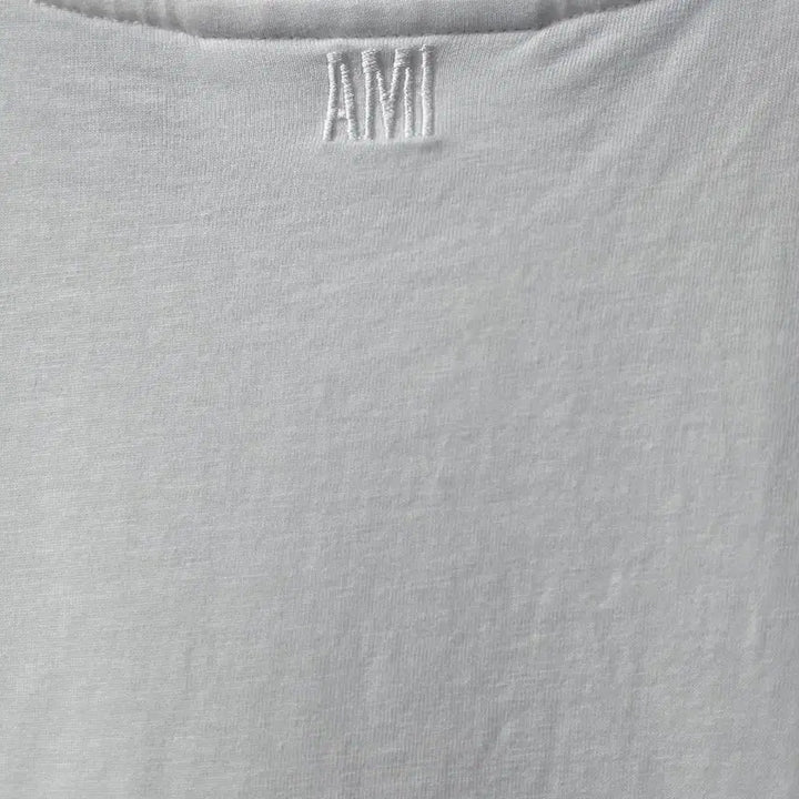 [BUNJANG] AMI Heart Logo White T-shirt / 아미AMI하트로고 반팔 티셔츠