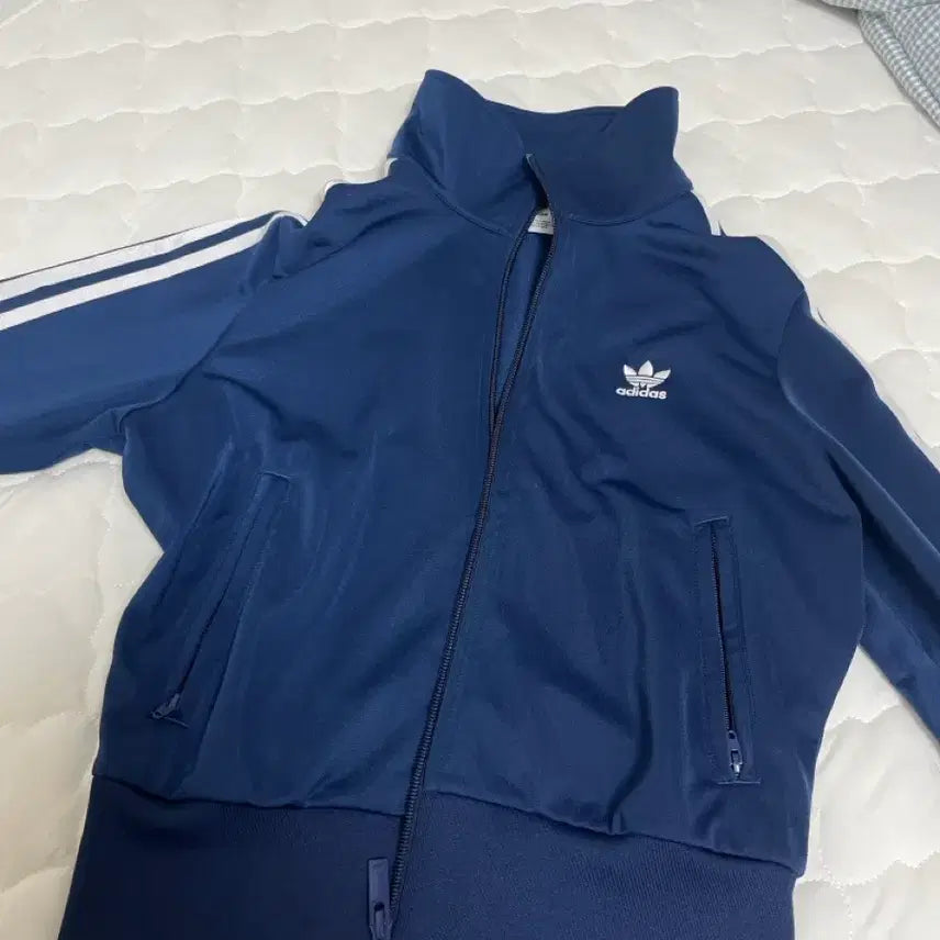 [SOLD OUT] 아디다스 네이비 삼선 크롭 져지