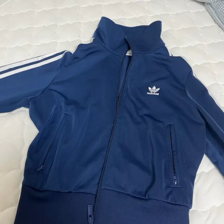 [SOLD OUT] 아디다스 네이비 삼선 크롭 져지