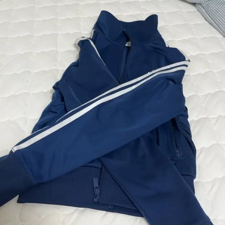 [SOLD OUT] 아디다스 네이비 삼선 크롭 져지