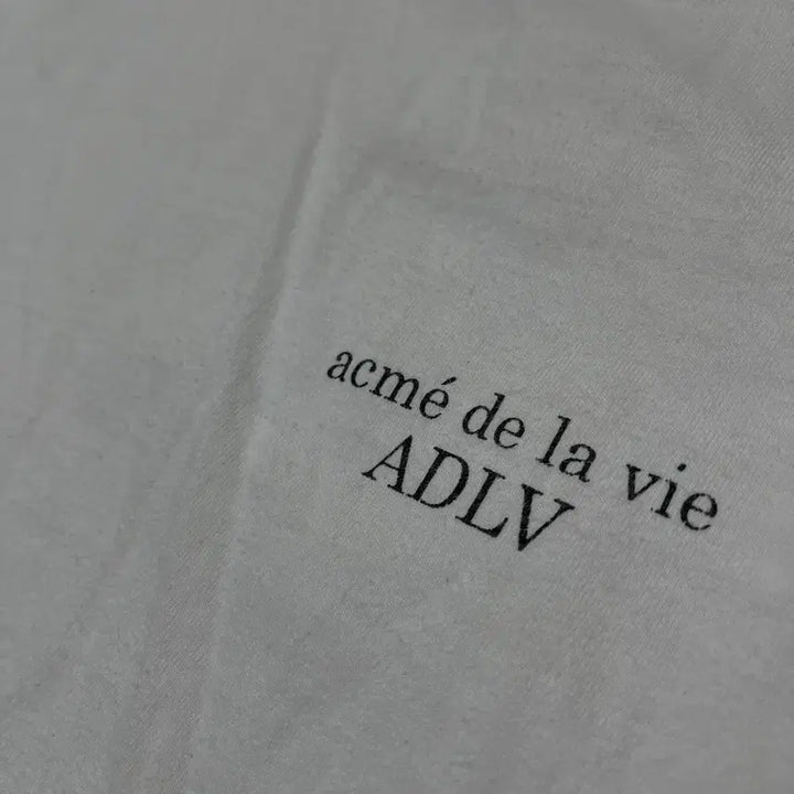 [BUNJANG] Acme De La Vie Big Logo T-shirt XL / 아크메드라비 빅로고 반팔티 XL/105