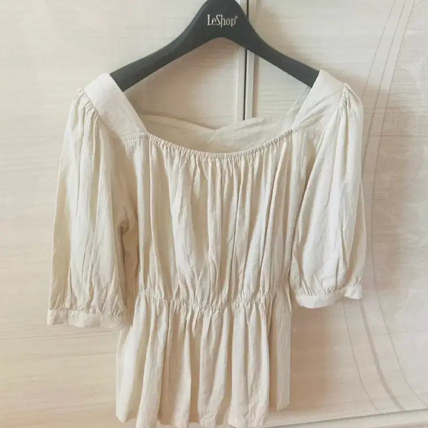 [SOLD OUT] 시크라인) 린넨 하트넥 셔링티셔츠55