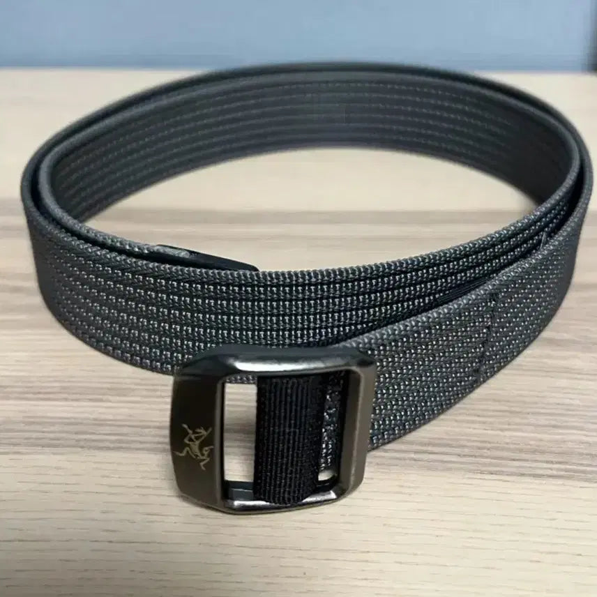 [SOLD OUT] 아크테릭스 컨베이어 벨트 32mm 클라우드 색상  S 사이즈  기스없니