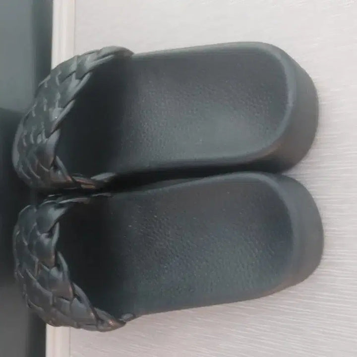 [BUNJANG] Black Quilted Slippers / 블랙 퀄팅 슬리퍼