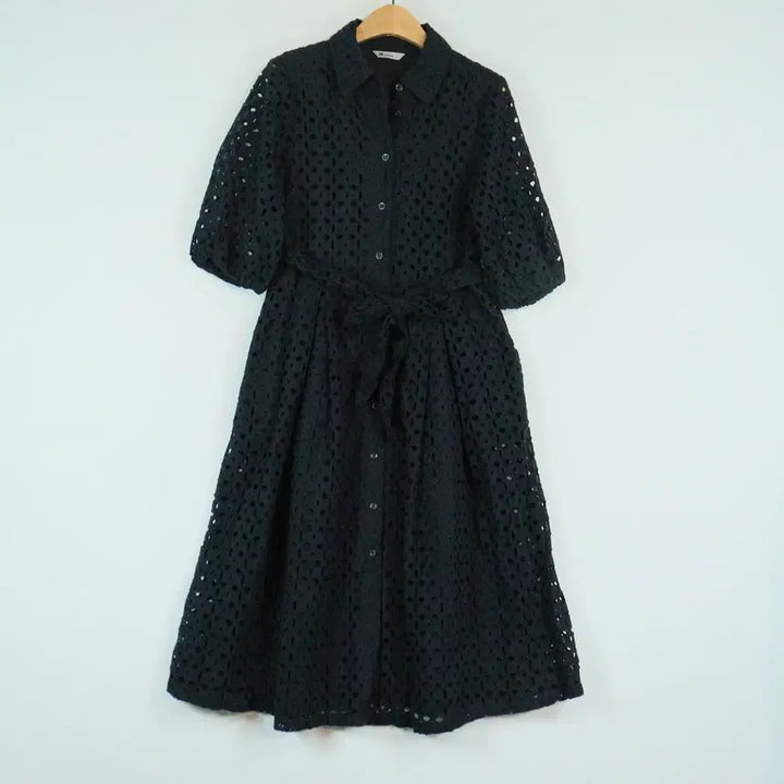 [BUNJANG] JW Lace Button-Up Dress / JW 펀칭 레이스 버튼업 원피스 55 블랙 반팔 원피스