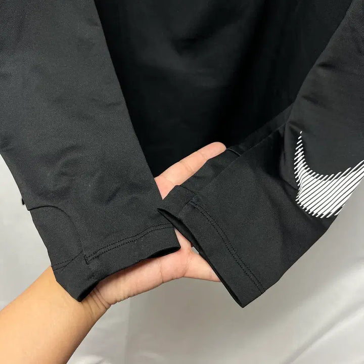 [SOLD OUT] [정품/L] 나이키 스우시 드라이핏 사이드라인 블랙 반집업 드릴탑